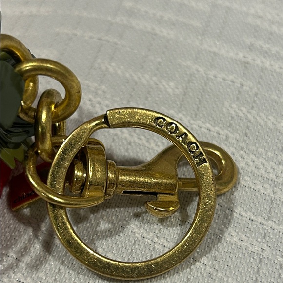 Fashion Jewelry Red Strawberry Key Holder - Picture 2 of 7